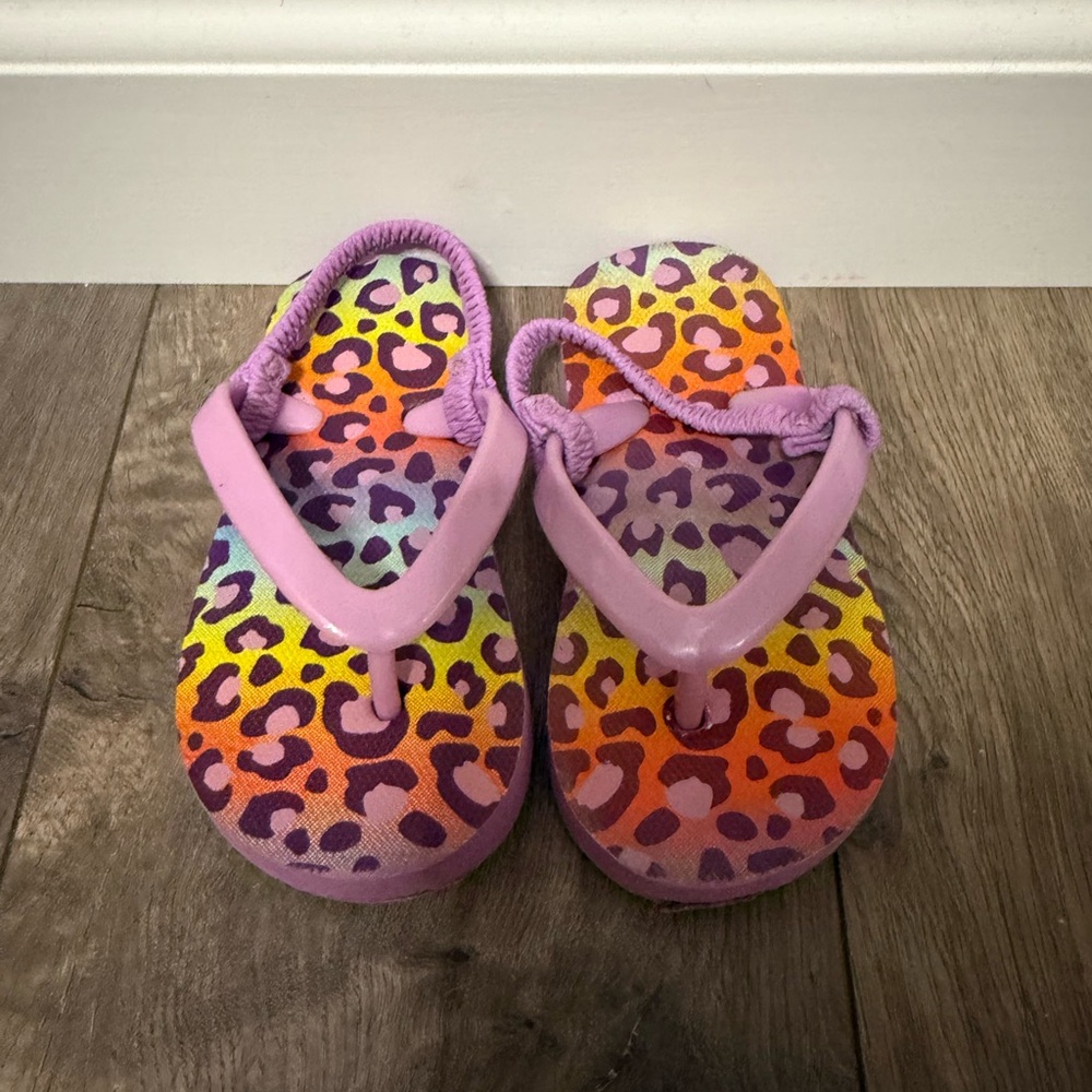 Cat & Jack Kids' Rainbow Leopard Flip Flops - Pink Straps